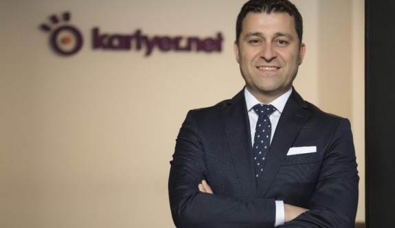 Veri madenciliği yöntemlerini kullanarak farklı bir öneri modeli geliştiriyoruz