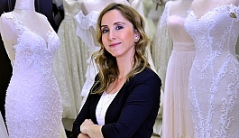 Hayalinizdeki gelinliğe online siparişle ulaşma imkânı sunuyoruz